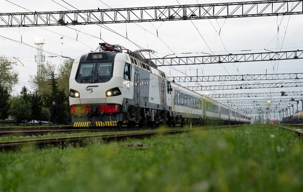 Gürcüstandan Bakıya qatarla gələ bilməyən vətəndaşlardan ŞİKAYƏT