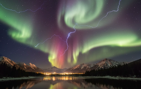 Magnetic storm on Earth continues for about 30 hours