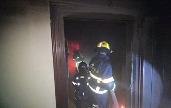 Bakıda binanın 15-ci mərtəbəsində YANĞIN - Sakinlər təxliyə olunub