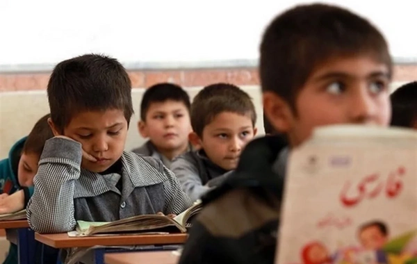 İranda məktəblər distant təhsilə keçirildi