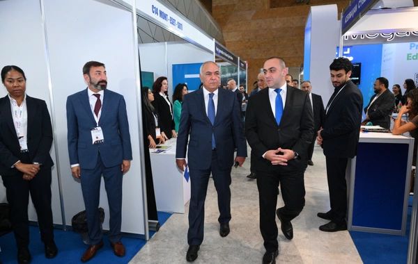 CIDC-2025 tədbirinin rəsmiləri kibertəhlükəsizlik sərgisi ilə tanış olublar
