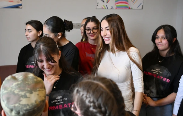 Лейла Алиева и Арзу Алиева посетили в Шеки детский дом учреждения социальных услуг