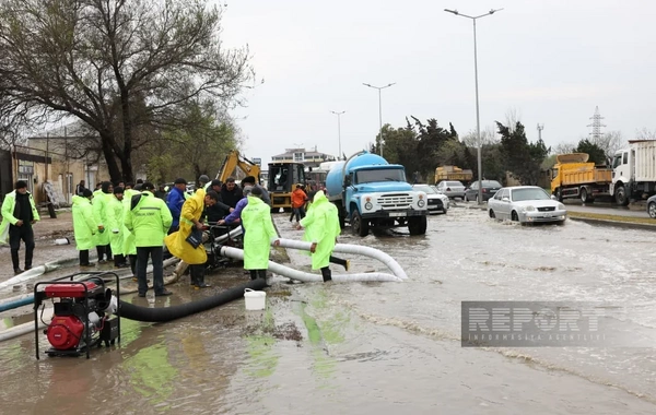 Zabratda yağışın fəsadları aradan qaldırılır