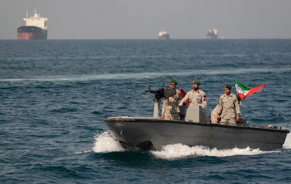 SEPAH Hörmüz boğazında bir neçə konteyner gəmisini geri qaytarıb