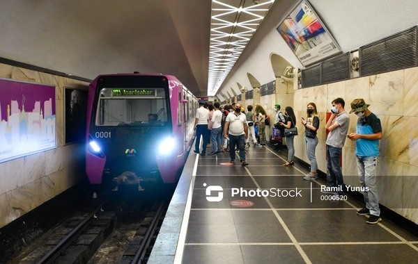 Metroda 7 dəqiqəlik interval, sərnişinlər stansiyada düşürüldülər