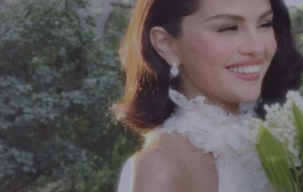Selena Qomez və Benni Blanko evləndi