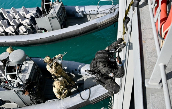 Azərbaycanın və BƏƏ prezidentləri Əbu-Dabidə "Sülh Qalxanı – 2026" birgə əməliyyat-taktiki təlimini izləyiblər