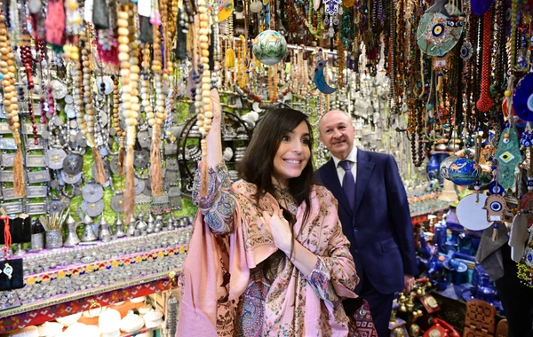 Вице-президент Фонда Гейдара Алиева Лейла Алиева посетила Национальный музей Омана и рынок Матрах в Маскате