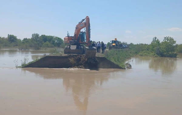 Kürdə suyun səviyyəsi artıb, Qarqar çayında bənd yarılıb