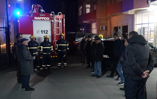 FHN təlim etmək istədi - Yanlış park edilən maşınlara görə yanğın avtomobilləri hərəkət edə bilmədi