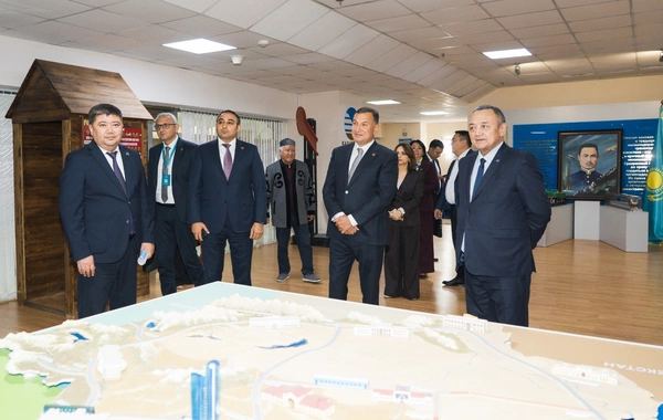 Azərbaycan və Qazaxıstan həmkarlar ittifaqları arasında əməkdaşlıq üzrə  "Yol xəritəsi" imzalanıb