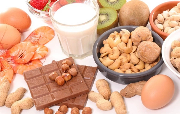 Qida allergiyası: Əlamətləri tanımaq həyati əhəmiyyət daşıyır