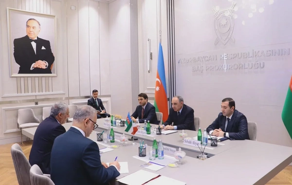 Kamran Əliyev İran səfiri ilə regional hadisələri və ikitərəfli əlaqələri müzakirə edib