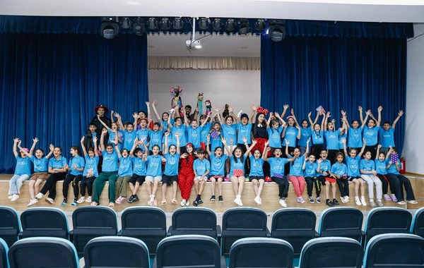 Leyla Əliyeva və Arzu Əliyeva 11 nömrəli inteqrasiya təlimli internat tipli ümumtəhsil məktəbində olublar