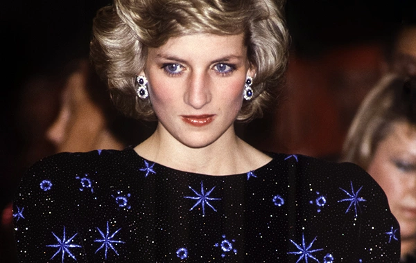 Princess Diana's dress sold at auction for 520 thousand dollars