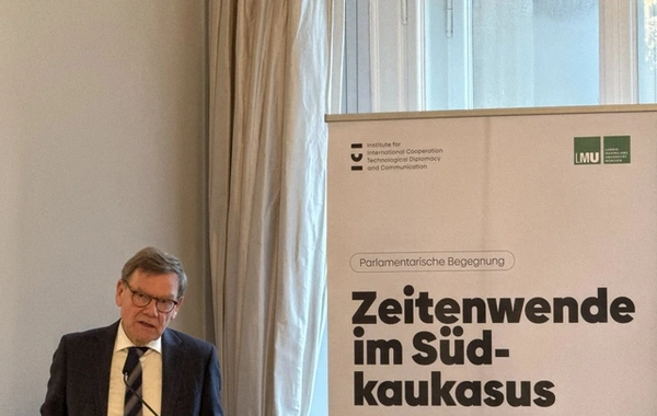 Almaniya XİN başçısı azərbaycanlı və ermənistanlı səfirlərlə bir arada