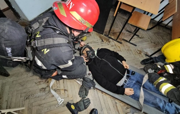 FHN Bakıda yerləşən kollecdə təlim keçirib