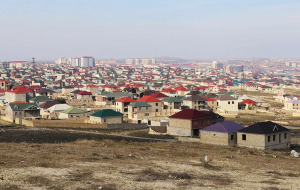Bakıda evi plana düşən sakinlər narazılıq edir: "48 000 AZN-ə ev ala bilərəm?"