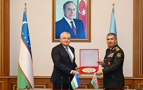 Azərbaycan və Özbəkistan arasında hərbi əməkdaşlıq planı imzalanıb