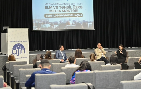 Jurnalistlər üçün "Təhsildə rəqəmsallaşma" mövzusunda ilk təlim keçirilib