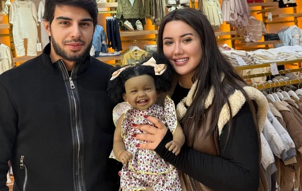 Bloger Aysel Şükür həyat yoldaşından ayrıldı