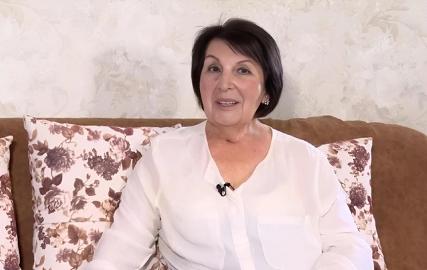 Ofeliya Sənani: "Həyat yoldaşım qızımızın xəstəliyinə dözmədi"