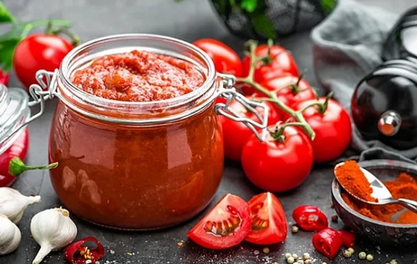 Ekspert: Azərbaycanda istehsal olunan pomidorun yalnız 10-15 faizi emala yönəldilir