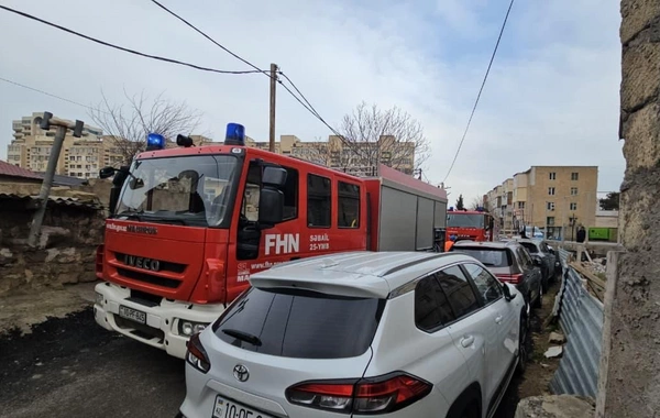 Bakının mərkəzində evdə YANĞIN