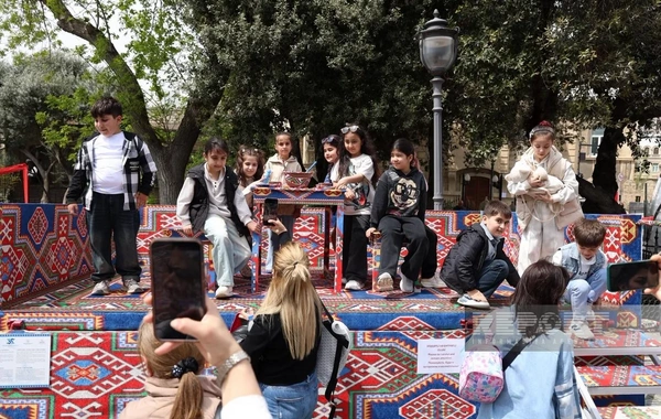 İçərişəhərdə Beynəlxalq Xalça Festivalının açılış mərasimi keçirilib
