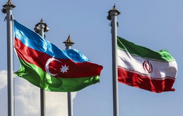İran səfiri Bakıdakı görüşdə "qardaşlıq münasibətləri" mesajı verdi