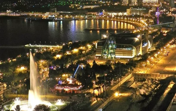 Bulvar boyunca avtobus dayanacaqları ilə bağlı YENİ TƏKLİF