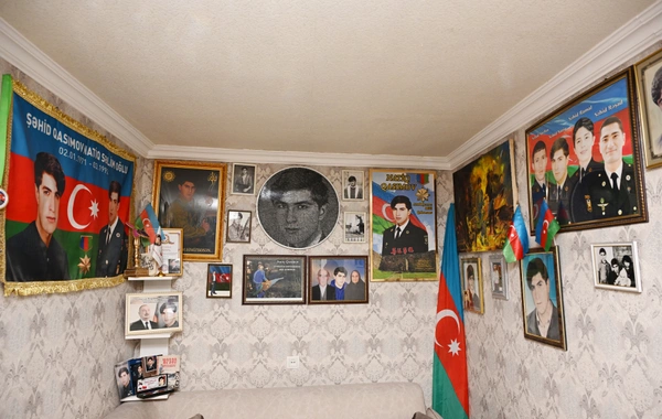 Лейла Алиева и Алена Алиева посетили Гянджинский мемориальный комплекс и семью Национального героя Натигa Гасымова