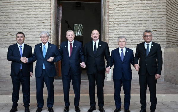 Prezident İlham Əliyev və TDT-nin qeyri-rəsmi Zirvə görüşünün digər iştirakçıları Türküstanda bir sıra mədəni məkanlarla tanış olublar