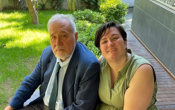 İlber Ortaylının qızı atasına aid əşyaların WhatsApp qrupunda satılmasından danışdı