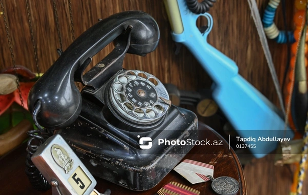 180-ə yaxın ölkədən qədim əşyaların toplandığı əntiq mağazadan fotoreportaj
