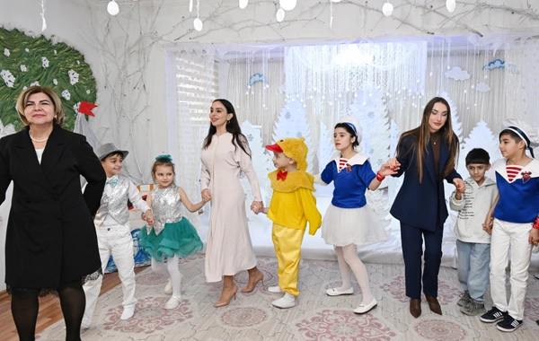 Leyla Əliyeva və Alena Əliyeva Gəncədə uşaq evində olublar