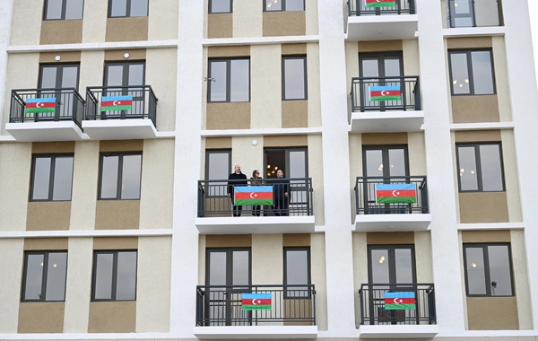 Президент Ильхам Алиев принял участие в открытии 2-го жилого комплекса в Агдаме