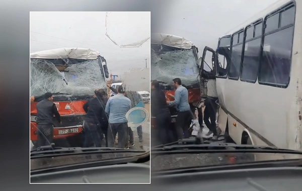 Binəqədidə 2 avtobusun toqquşduğu yerdən GÖRÜNTÜLƏR