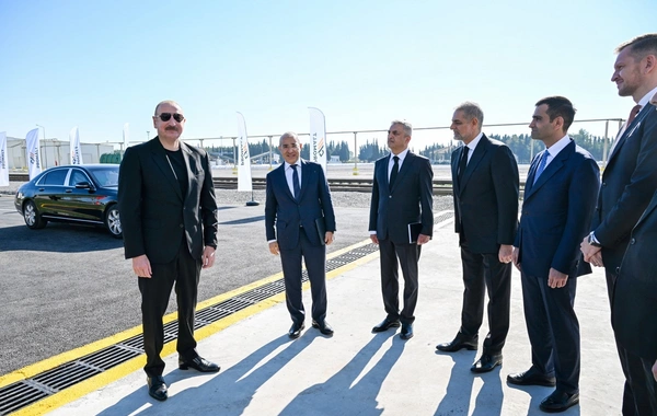 İlham Əliyev İmişlidə "Promalt" MMC-nin arpa emalı müəssisəsinin açılışını edib İlham Əliyev İmişlidə "Promalt" MMC-nin arpa emalı müəssisəsinin açılışını edib
