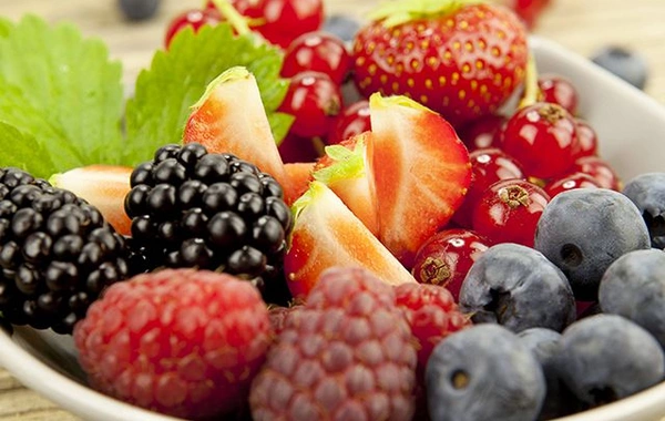 Популярную ягоду назвали неожиданным средством для поддержки сердца