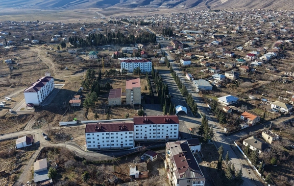 Prezident İlham Əliyev Ağdərə şəhərinin Baş planı ilə tanış olub