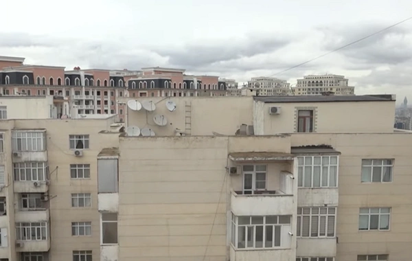 Самовольная надстройка на 15-этажных зданиях: жители Ясамальского района бьют тревогу