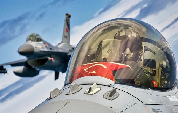 Türkiyənin 5 F-16 qırıcısı NATO missiyasına başladı