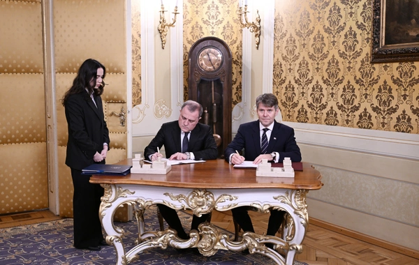 Bratislavada Azərbaycan ilə Slovakiya arasında bir sıra sənədlər imzalanıb