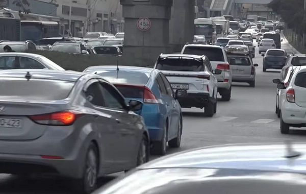 Səhər, günorta, axşam eyni vəziyyətdir: Binəqədi şosesindəki xaosun səbəbi nədir?