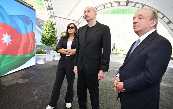 İlham Əliyev və Mehriban Əliyeva Toğanalı-Kəlbəcər-İstisu avtomobil yolunda görülən işlərlə tanış olublar