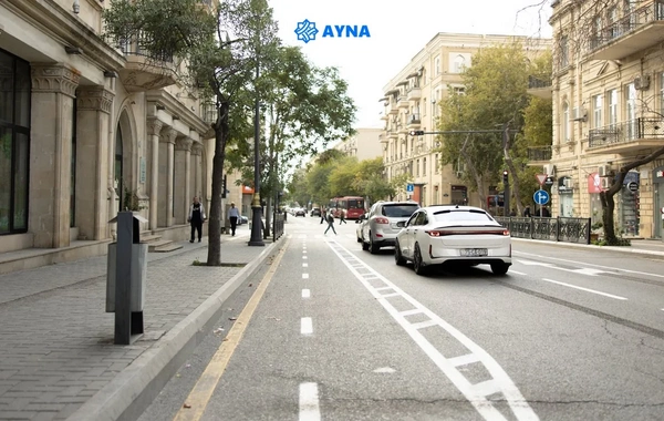 Bakının bu prospektində mikromobillik zolağı təşkil olunub