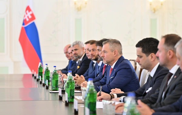 Prezident İlham Əliyevin Şuşada Slovakiya Prezidenti ilə geniş tərkibdə görüşü olub