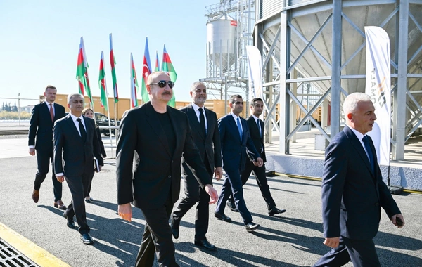 İlham Əliyev İmişlidə "Promalt" MMC-nin arpa emalı müəssisəsinin açılışını edib İlham Əliyev İmişlidə "Promalt" MMC-nin arpa emalı müəssisəsinin açılışını edib