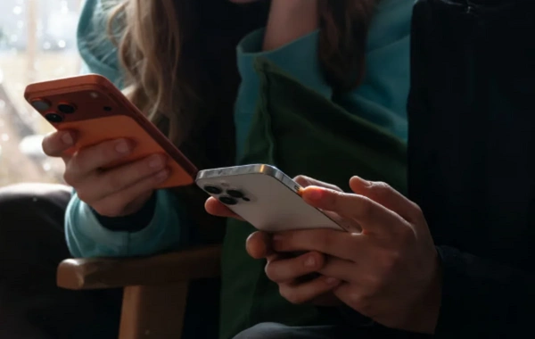 Apple Britaniyada istifadəçilərin yaşının yoxlanılmasına başlayıb